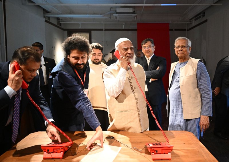 বিএনপি-জামায়াত-এনসিপি নেতাদের নিয়ে জুলাই স্মৃতি জাদুঘরে প্রধান উপদেষ্টা