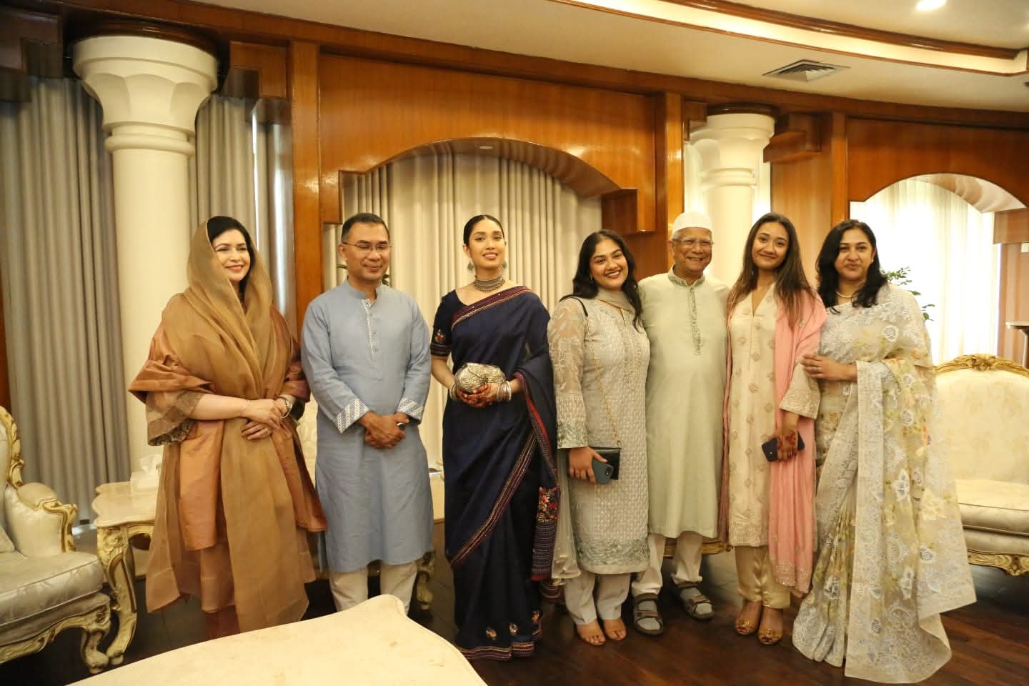 ঈদুল ফিতরের শুভেচ্ছা বিনিময় করছেন প্রধানমন্ত্রী