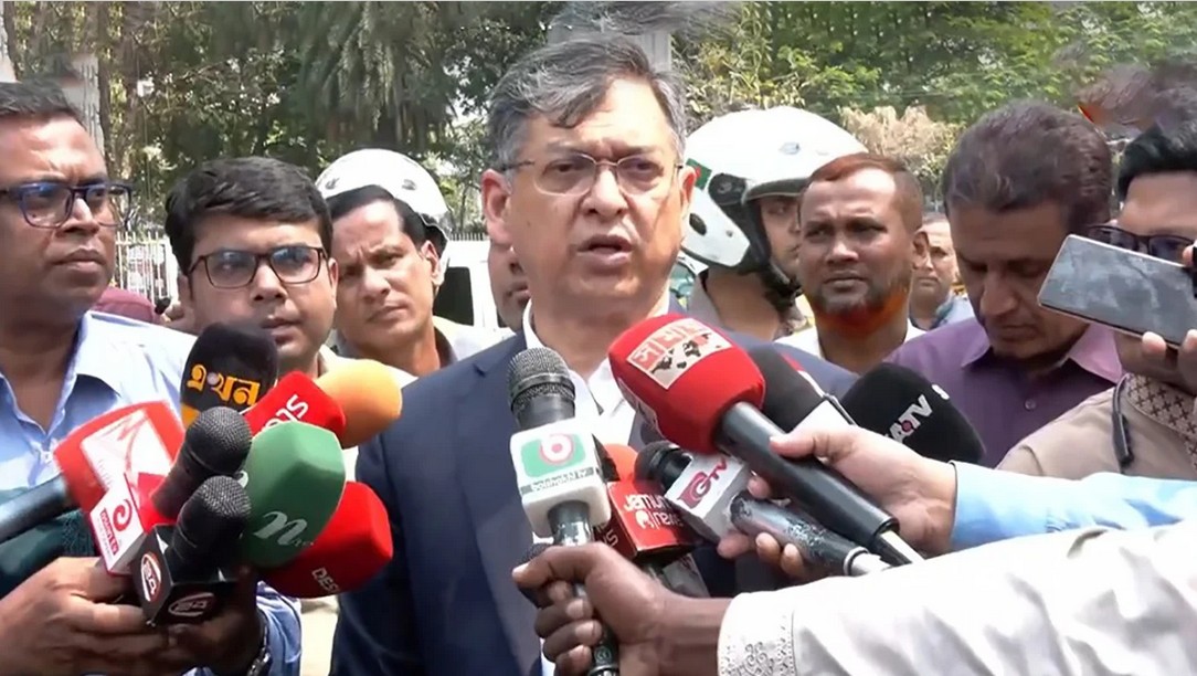 ‘জুলাইযোদ্ধাদের আইনি সুরক্ষা বা ইনডেমনিটি প্রদান  এখন চূড়ান্ত সিদ্ধান্তের অপেক্ষায়: স্বরাষ্ট্রমন্ত্রী