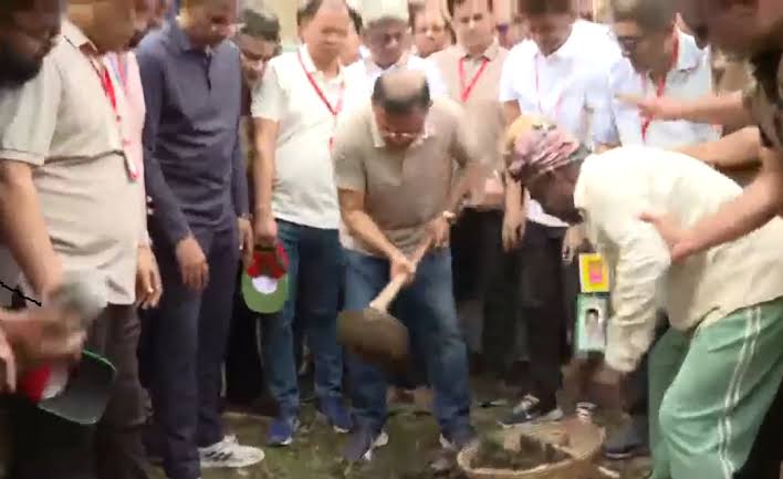 যশোরের শার্শায় খাল পুনঃখনন কার্যক্রমের উদ্বোধন করেছেন প্রধানমন্ত্রী