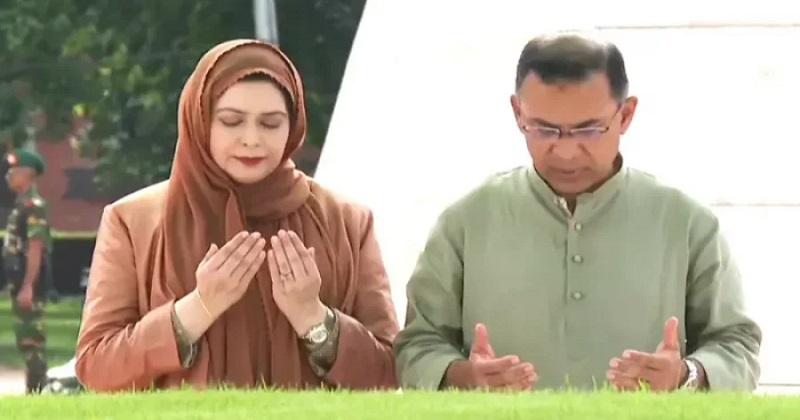ঈদুল আজহার নামাজ শেষে বাবা-মায়ের কবর জিয়ারত করলেন প্রধানমন্ত্রী