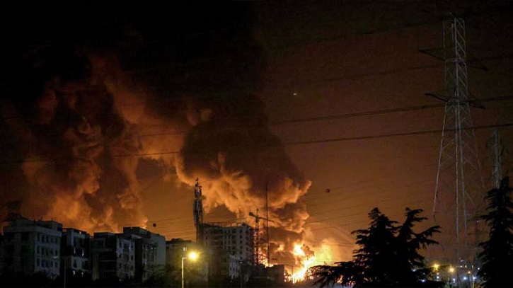 ইরানের বিরুদ্ধে টানা ১৩তম রাতের সামরিক অভিযান সম্পন্ন, বিভিন্ন শহরে বিস্ফোরণ